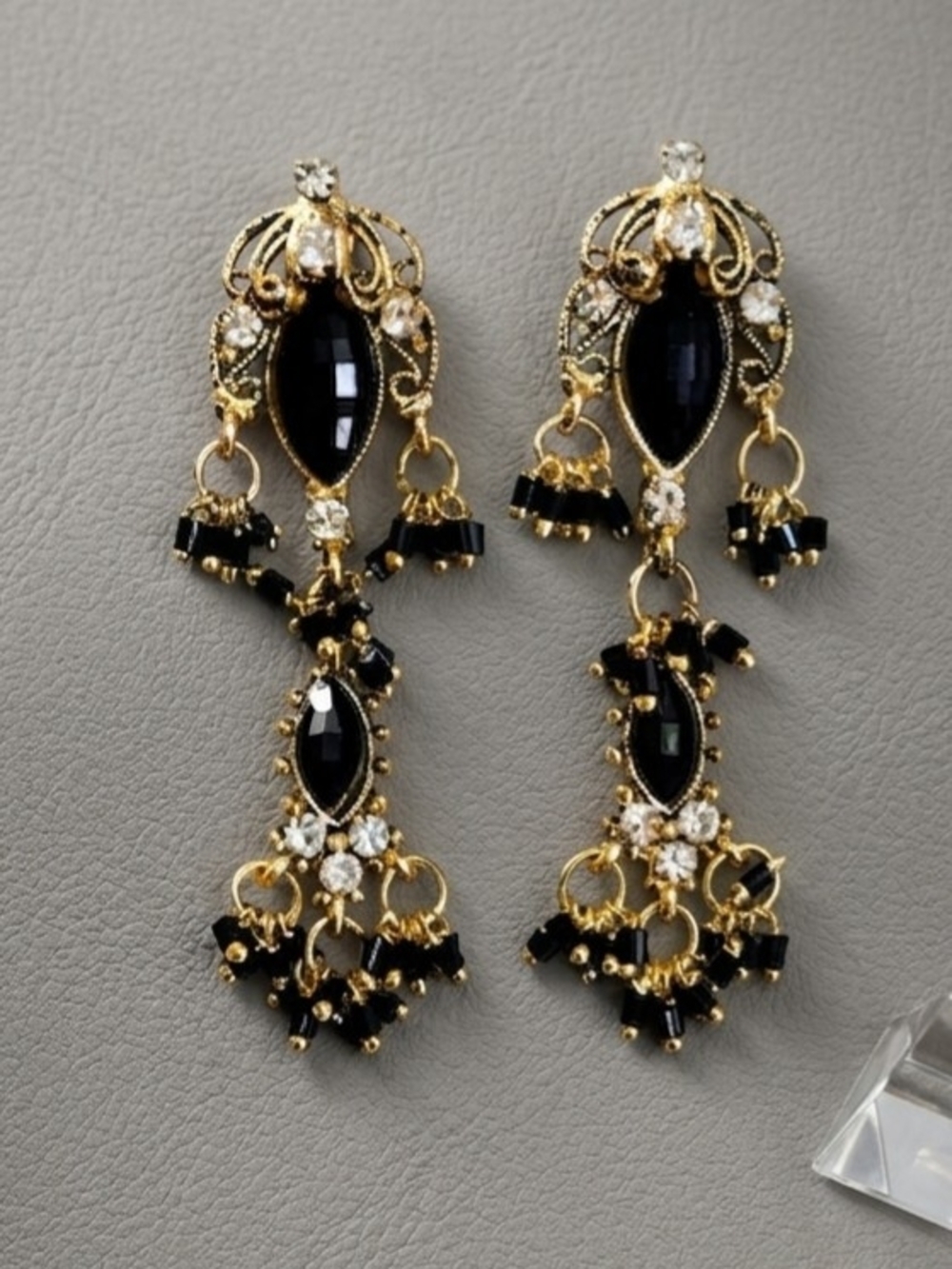 Vintage Black and Gold chandelier earrings - Women Jewelry - Picture 2 of 16